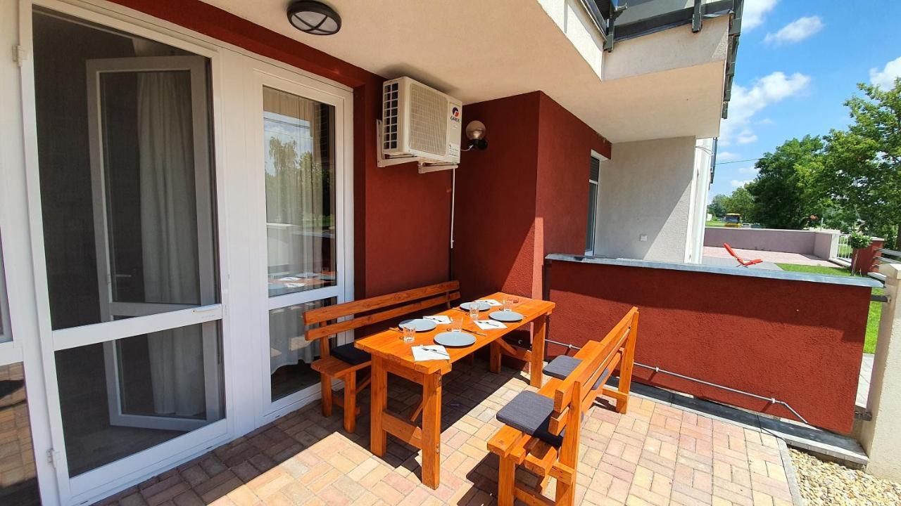 Aqua Apartman Tiszaújváros Εξωτερικό φωτογραφία