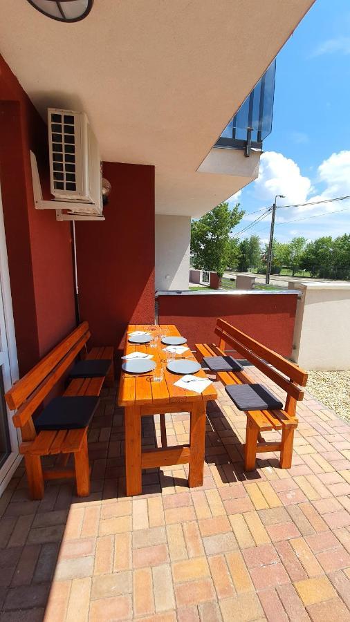 Aqua Apartman Tiszaújváros Εξωτερικό φωτογραφία
